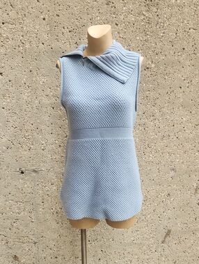 Elie Tahari Wool Cashemere sleeveless sweater